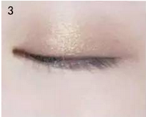 .单眼皮小烟熏妆