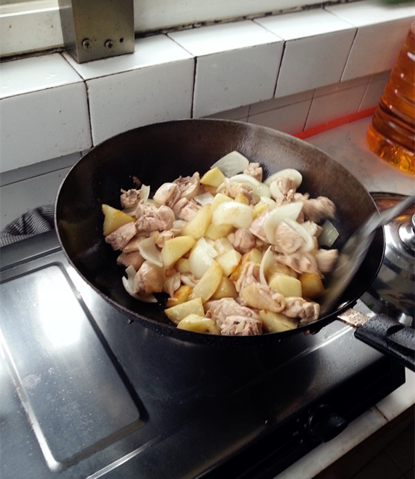 咖喱土豆炖鸡块
