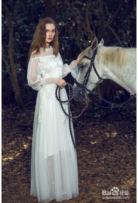 根据自己的体型选择适合自己的服装