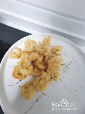 蘑菇鸡腿虾仁小酥肉的做法