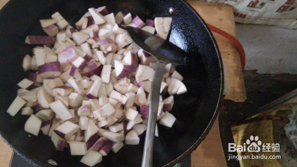 如何做油闷茄子丁