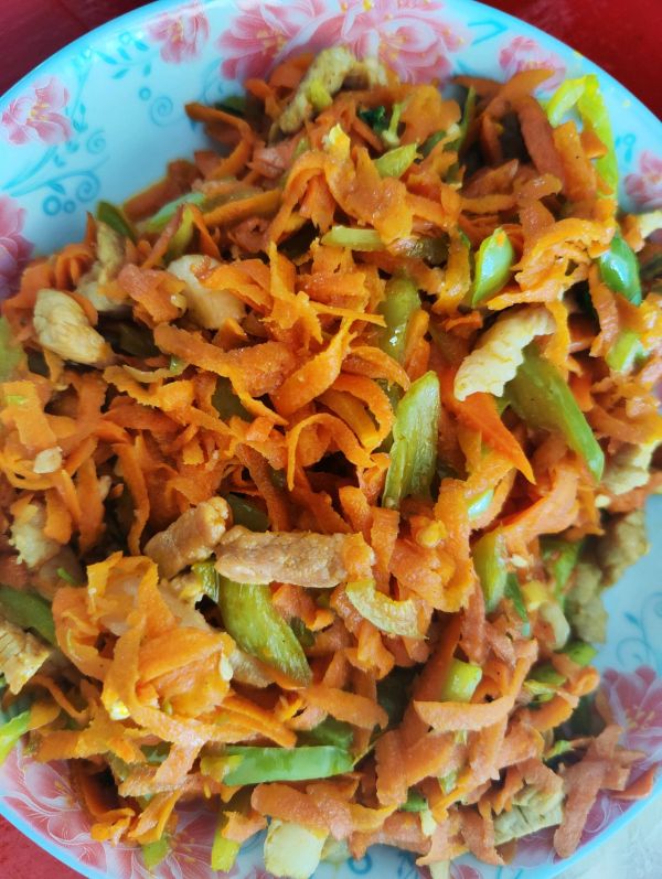 青椒胡萝卜炒肉