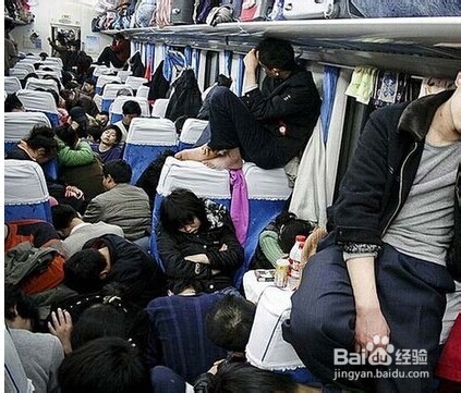 如何在乘坐火车时安全摆放行李