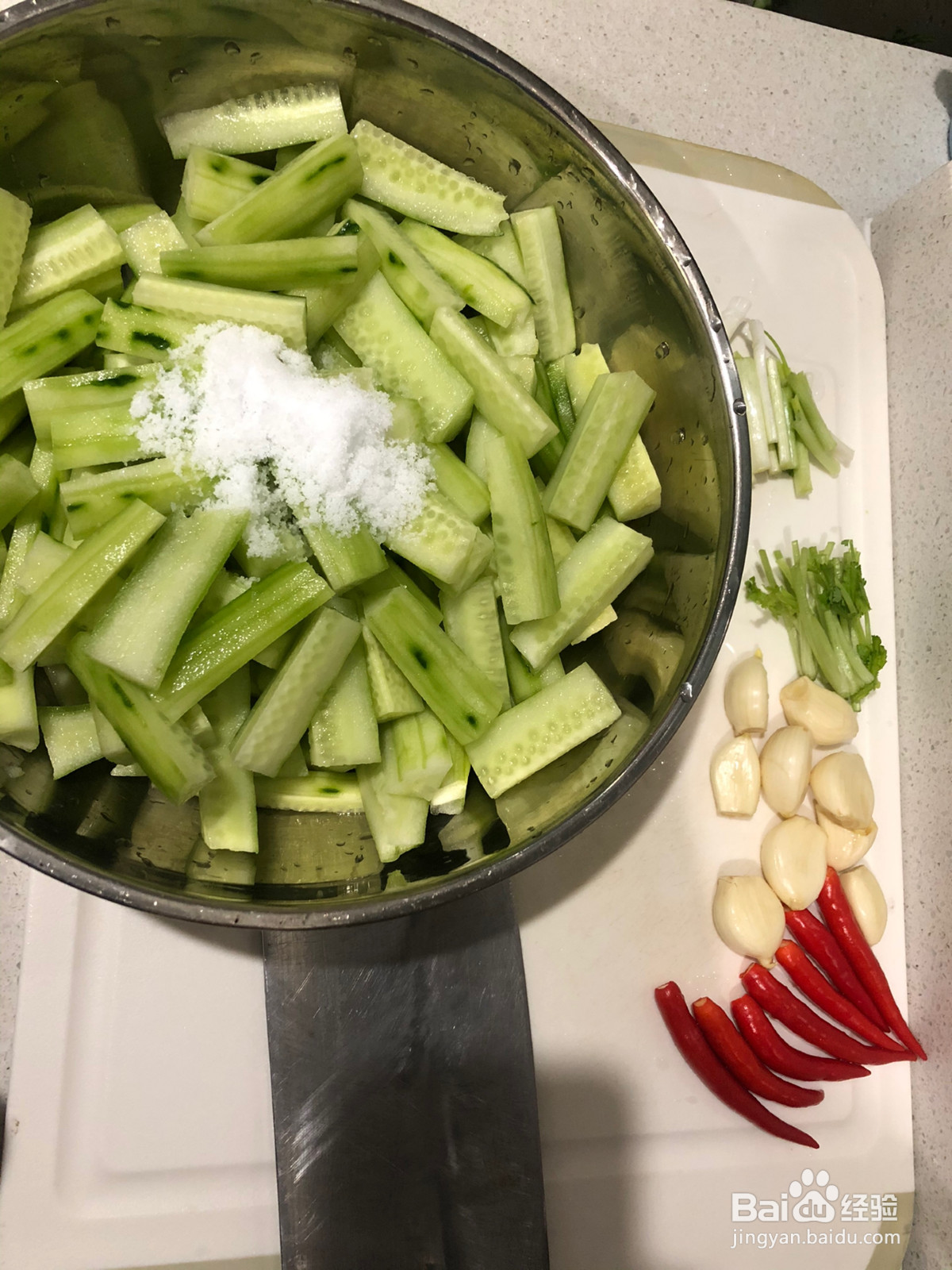 腌黄瓜爽口小菜的做法