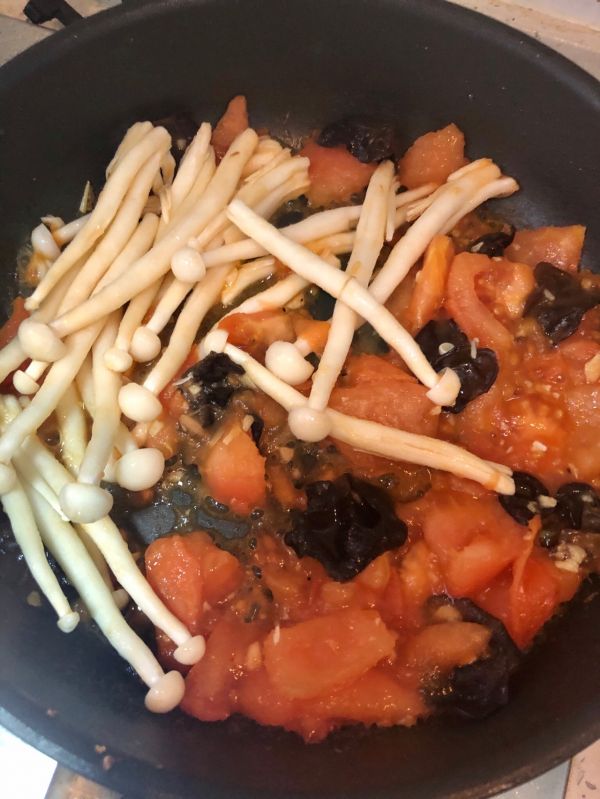 番茄海鲜菇炒鸡蛋