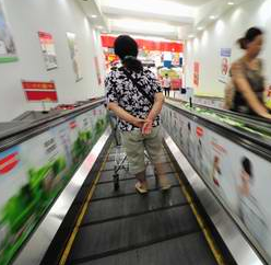 孕妇乘坐扶梯要注意哪些？