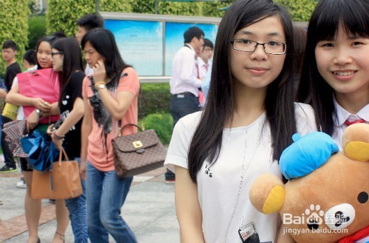 参加朋友毕业典礼之前，会准备什么？