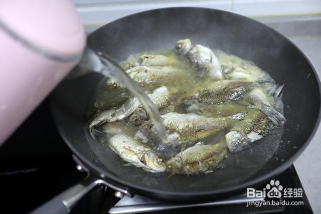 鲜美可口鲫鱼豆腐汤