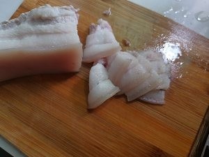 怎么做花菜五花肉