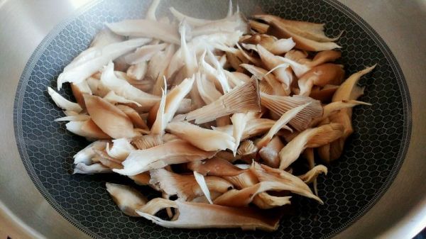 平菇蚝油蒜椒菜