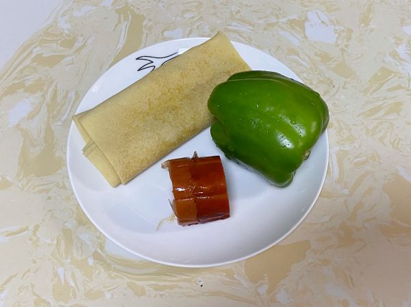 青椒火腿炒豆皮