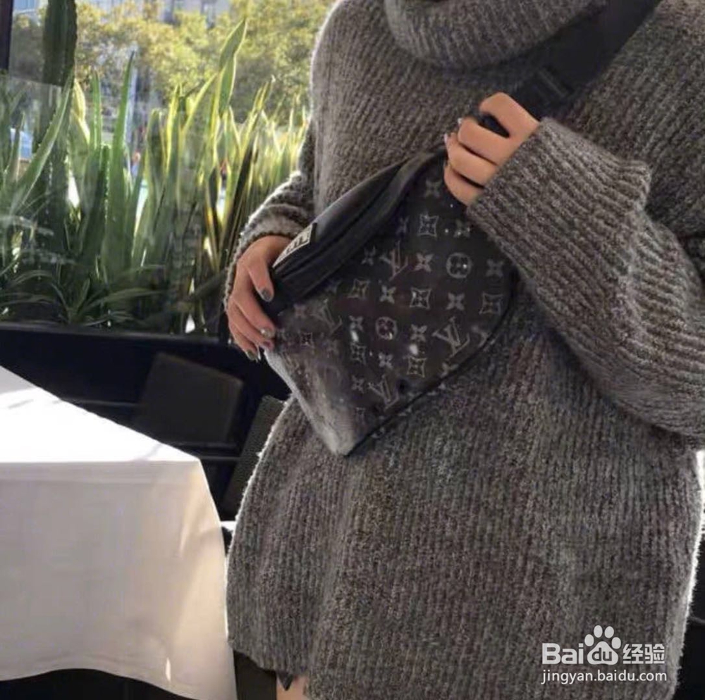 LV星空系列包该怎么搭配衣服