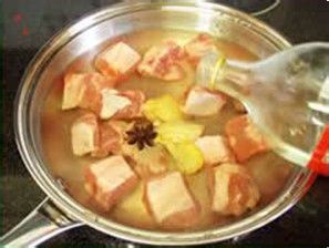 19碗秋日美肌靓汤多喝多漂亮-凉瓜薏仁排骨汤