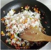 给剩米饭披上华丽的外衣—蛋包饭