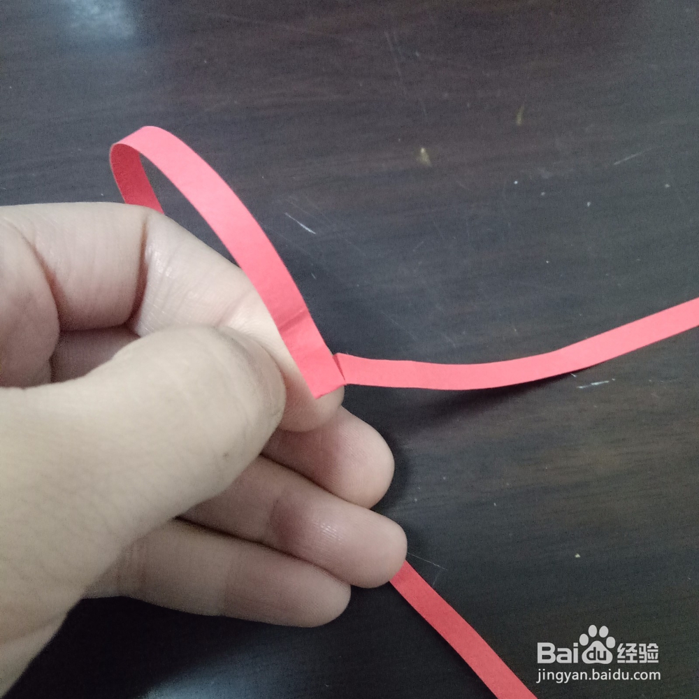 怎样用衍纸条折幸运星的方法