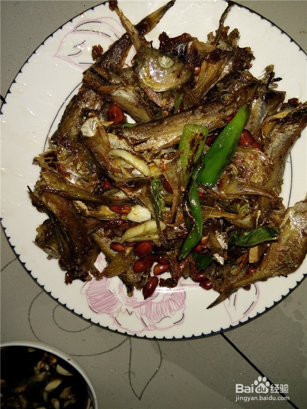 干煎冰鱼花生米