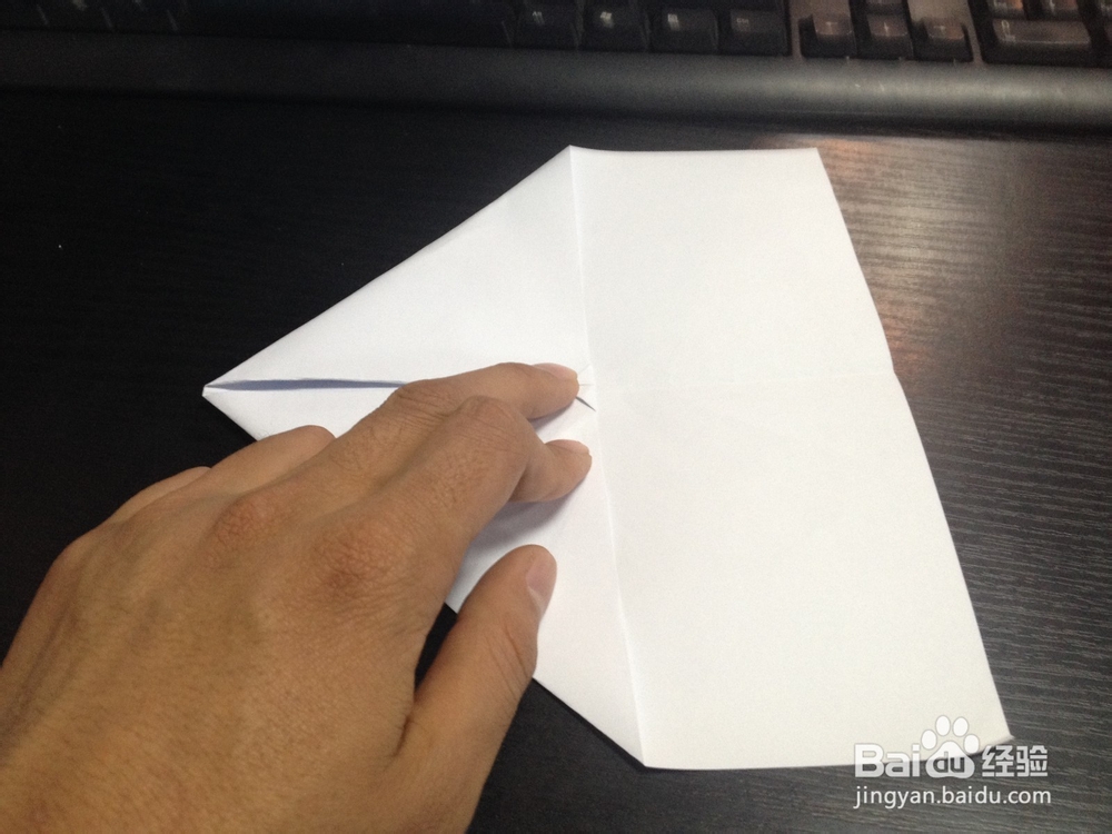 教宝宝叠纸飞机