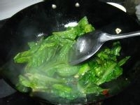 炝炒凤尾的做法