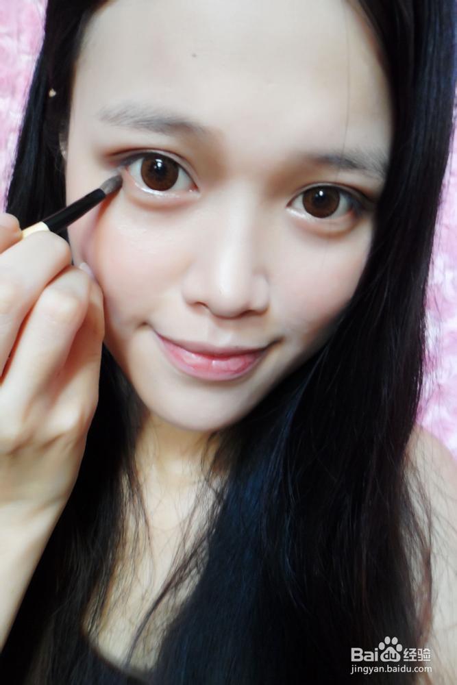 轻松打造超简单小女人温柔范儿红唇妆