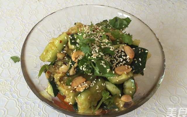 一分钟学会凉拌拍黄瓜