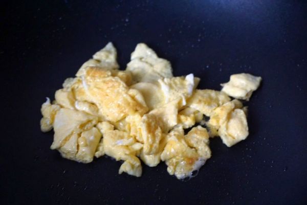 胡萝卜丝炒鸡蛋