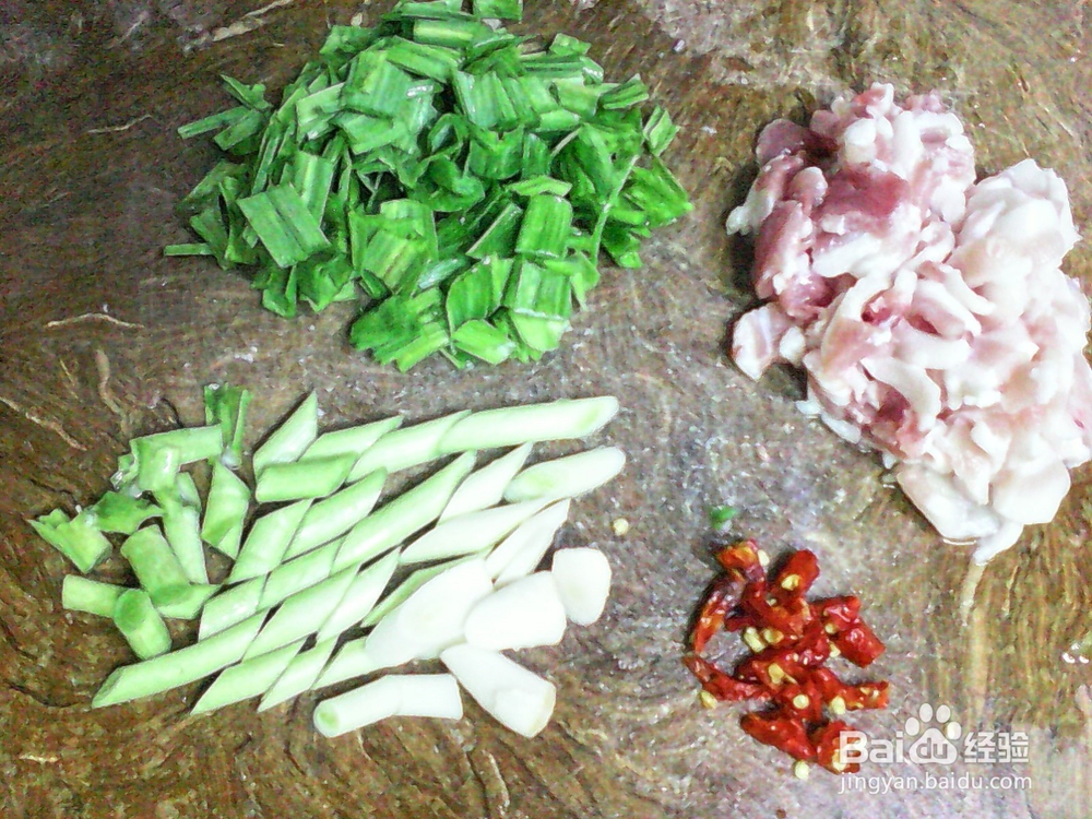 蒜香苦瓜的炒法