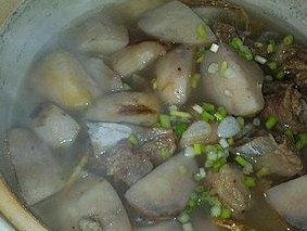 芋艿炖排骨的做法步骤