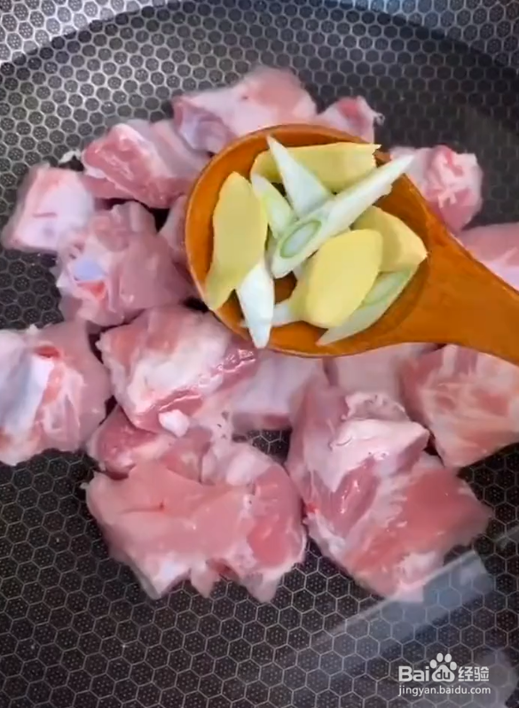 排骨汤怎么做？