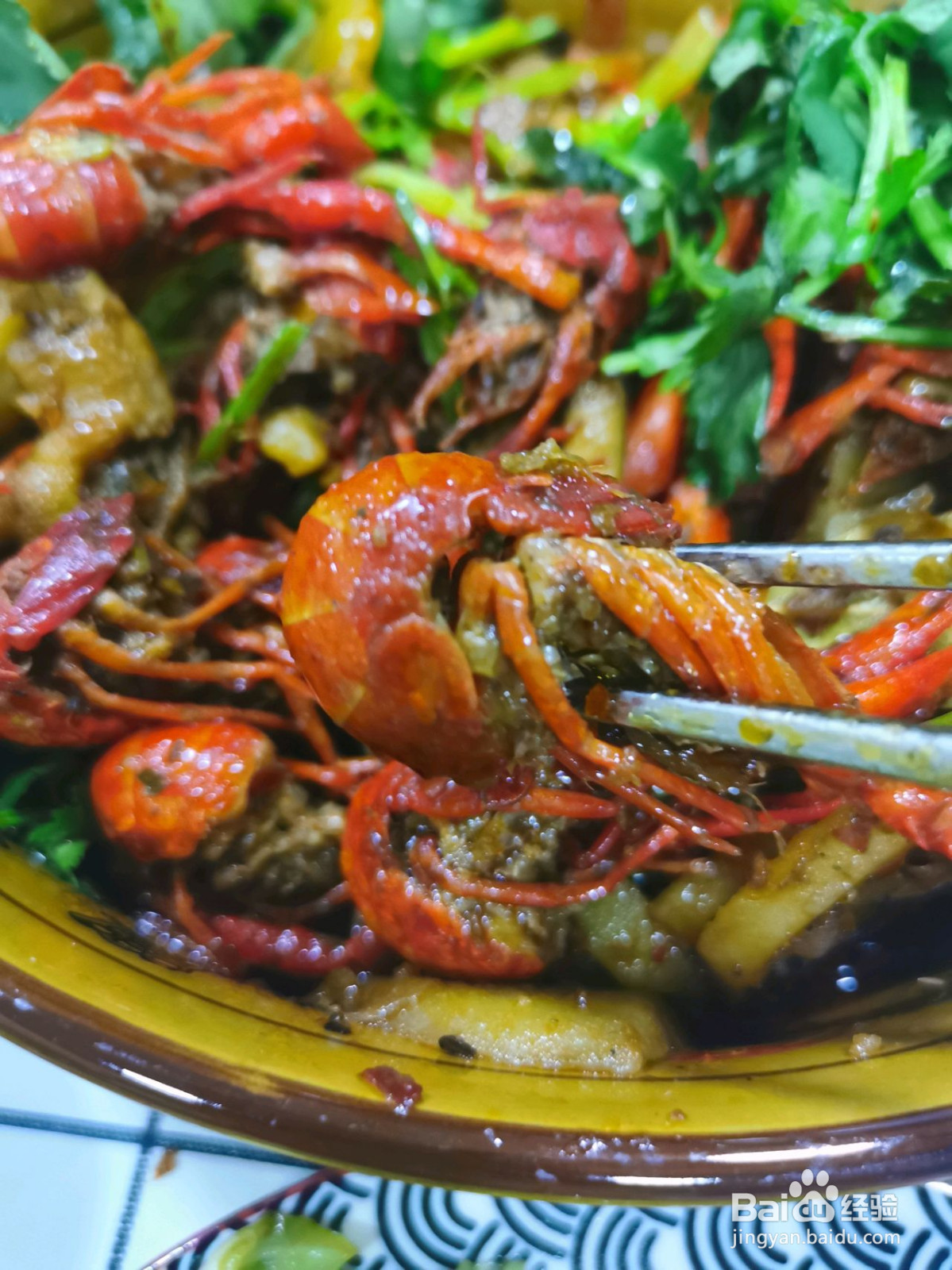 龙虾鸡爪煲的做法