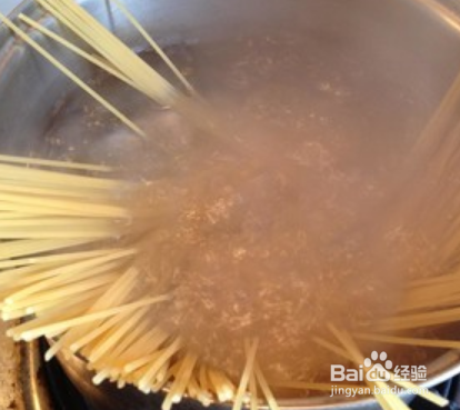 番茄肉酱意大利面的做法