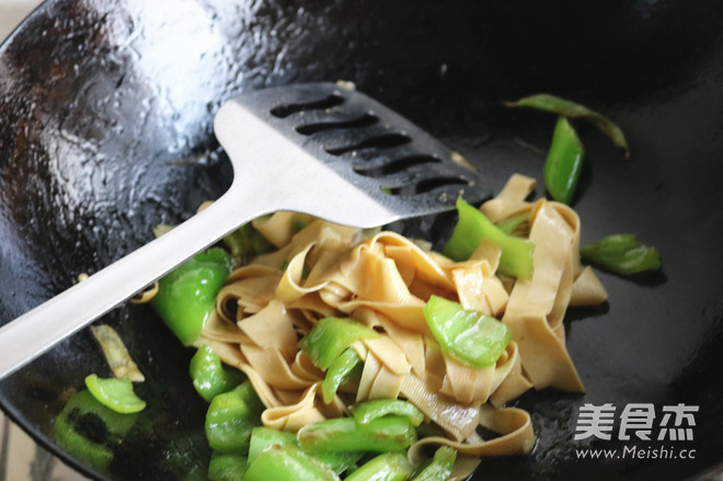 尖椒干豆腐的做法