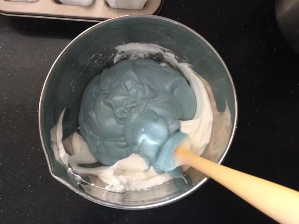 蝶豆花戚风蛋糕杯