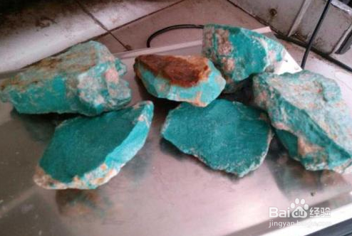 蒙松石和绿松石有什么区别