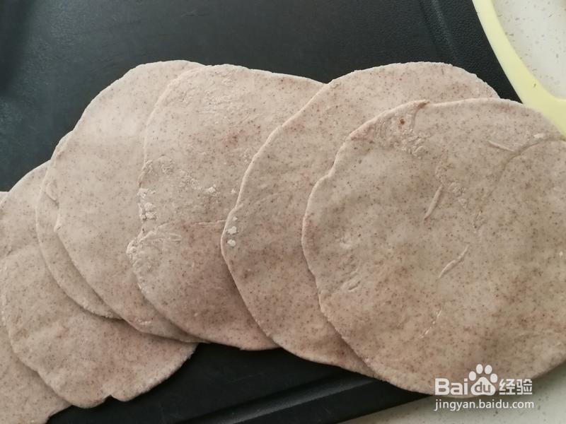 野生小蒜葱油饼的做法