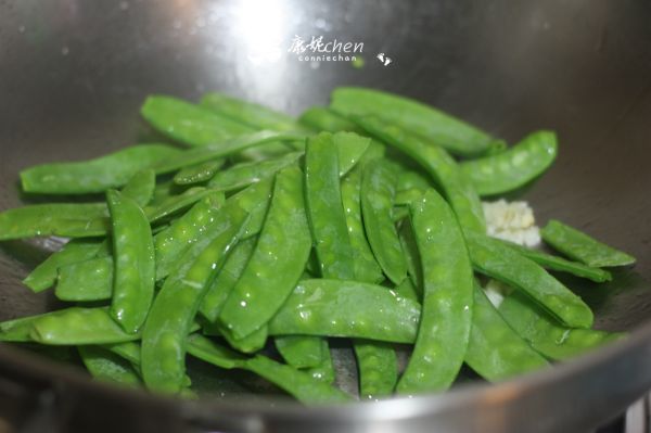 荷兰豆炒北极贝