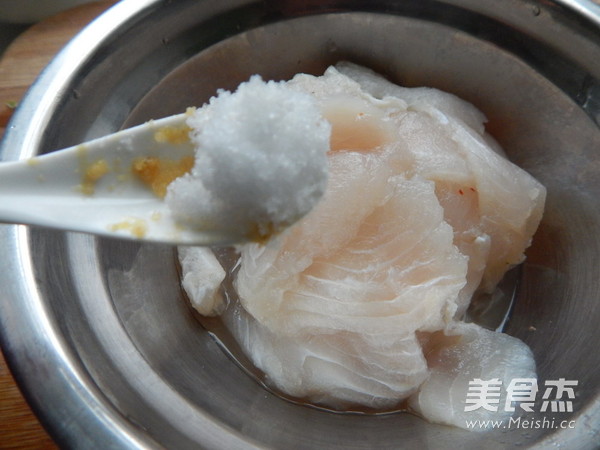 鱼片蒸粉丝的做法