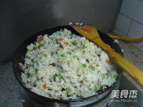 香菇火腿炒饭