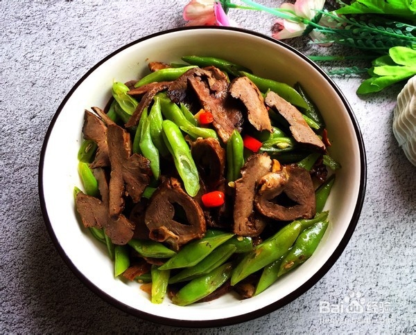 如何制作四季豆炒卤猪心