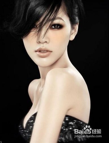 巧用化妆水收缩粗大毛孔