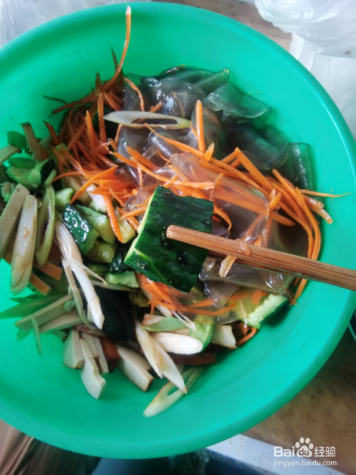 黄瓜粉皮拌素鸡