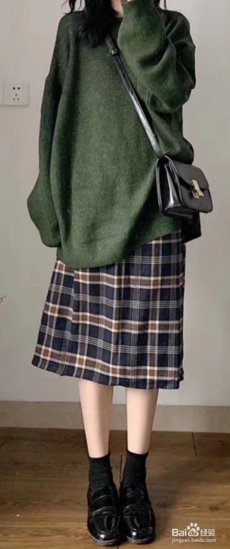 教你几款学生党必备的少女感毛衣穿搭