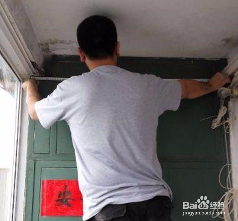 邻居打桩把自己的房子震了个缝怎么办