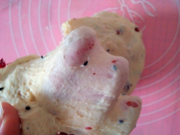 蔓越莓黑芝麻酸奶软欧