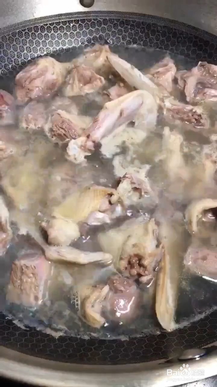 如何在家自制美味的啤酒鸭