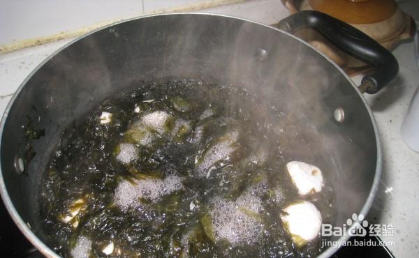 跟着做大家都喜欢的肉丸紫菜蛋花汤