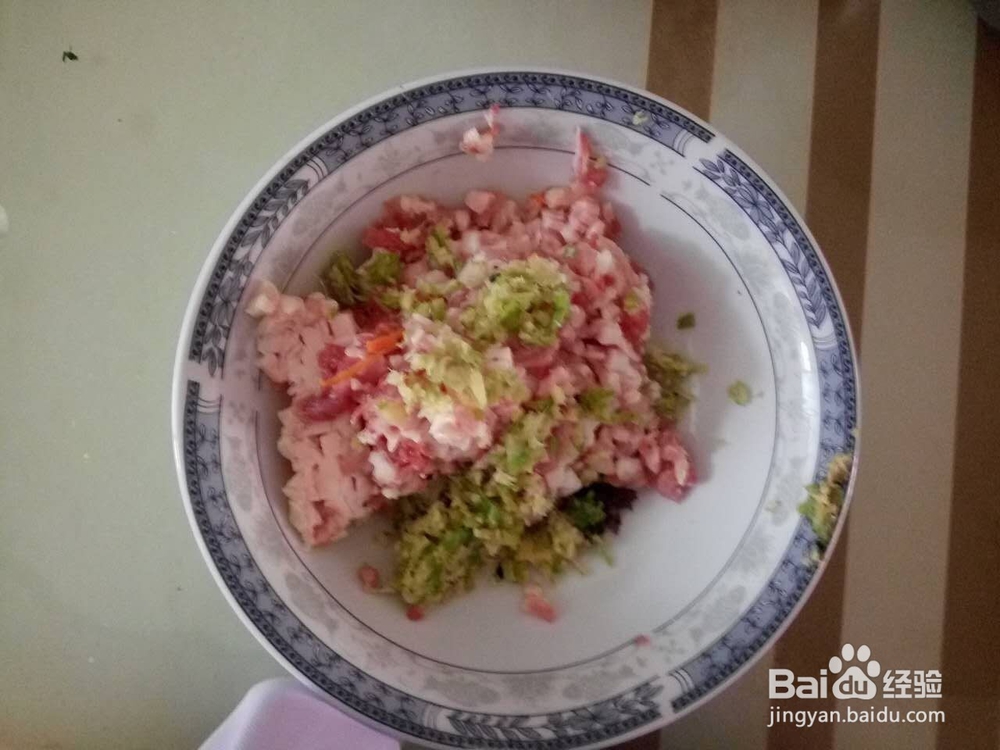 肉三鲜水饺的饭店包法