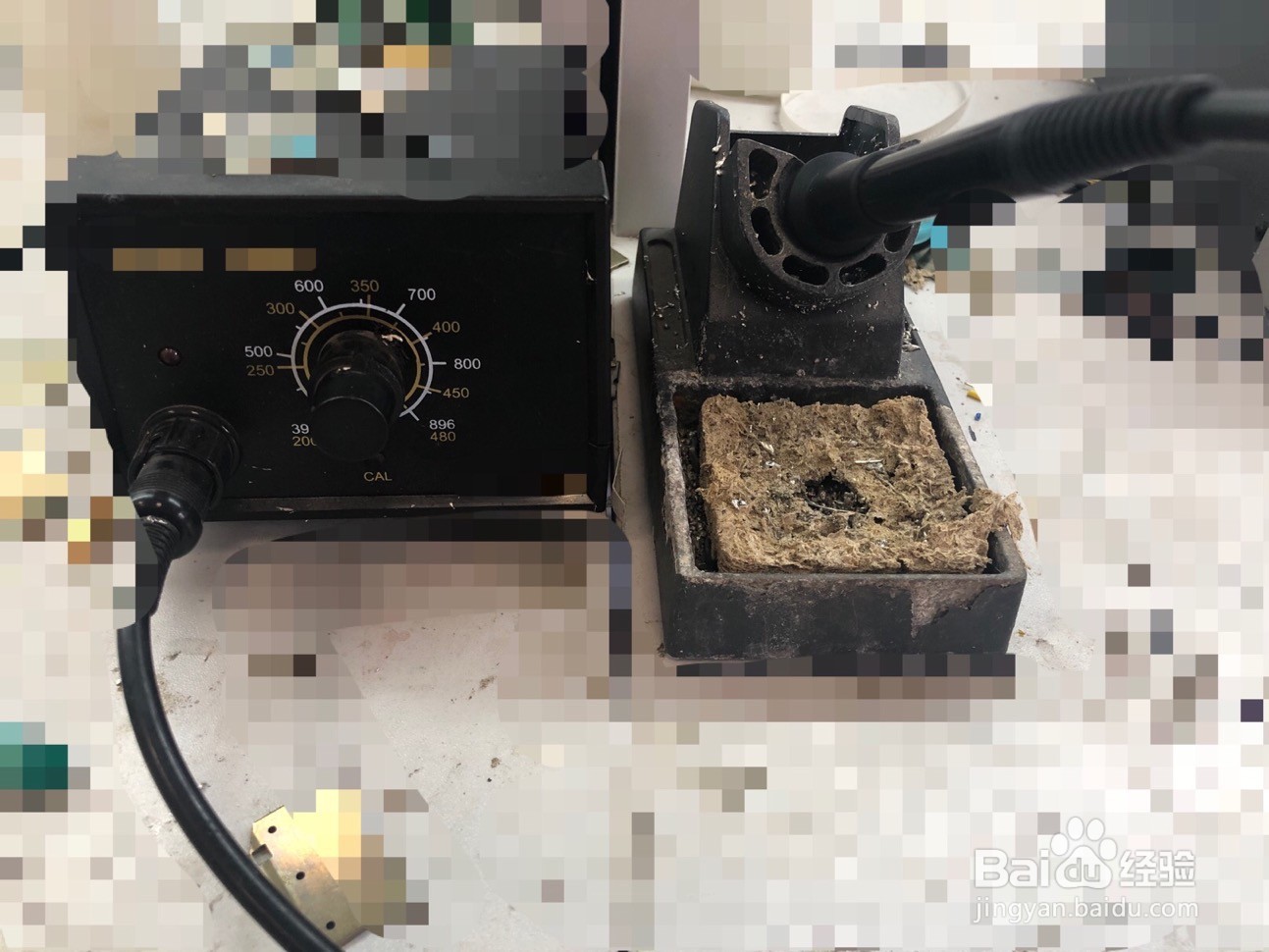 如何使用烙铁取下手机显示屏