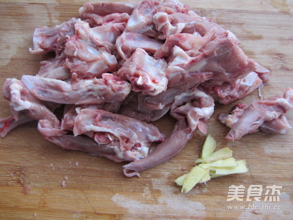 酱烧鸭锁骨的做法