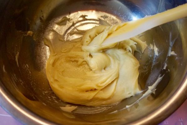 豆沙苹果花纸杯蛋糕