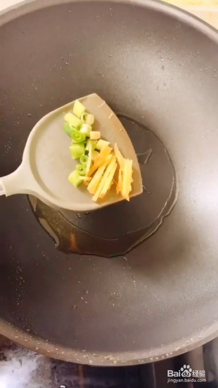 如何制作包菜鸡蛋炒粉丝